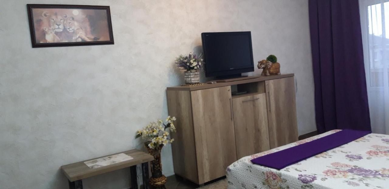 Apartment On Kamyanetskaya Street Khmelʼnytsʼkyy Exterior foto
